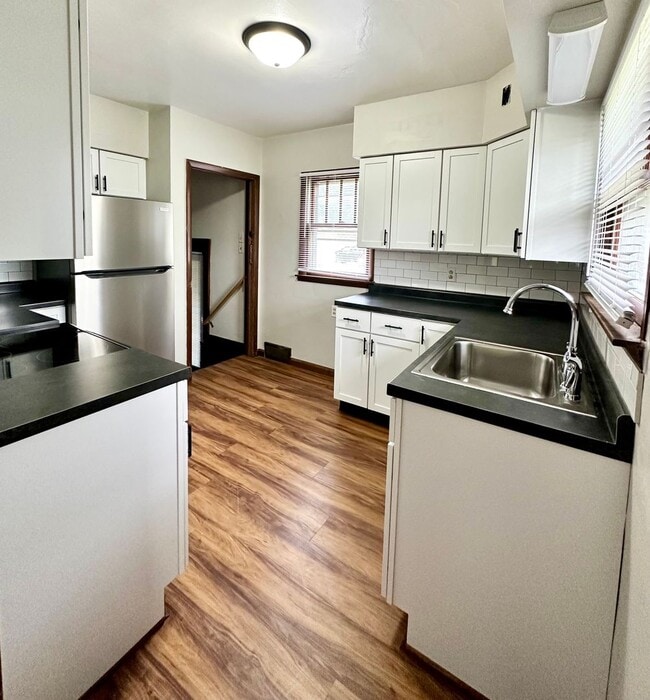 Building Photo - FREE RENT! Move in by December 19th and get ALL of January FREE! That’s right — a full month of r...