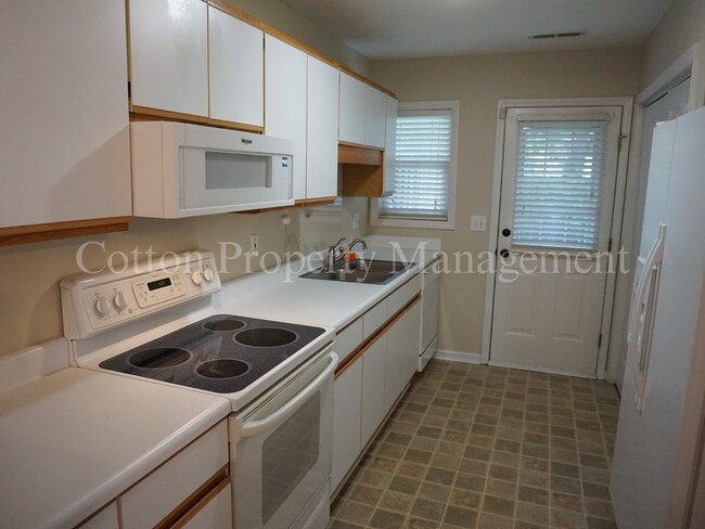 Building Photo - 2BR/2BA- Townhome in Wilmington near Monkey Junction - $1,500/month Pet friendly*