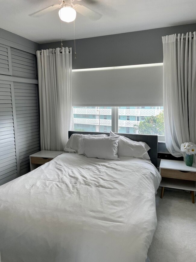 Building Photo - 1850 S Ocean Dr