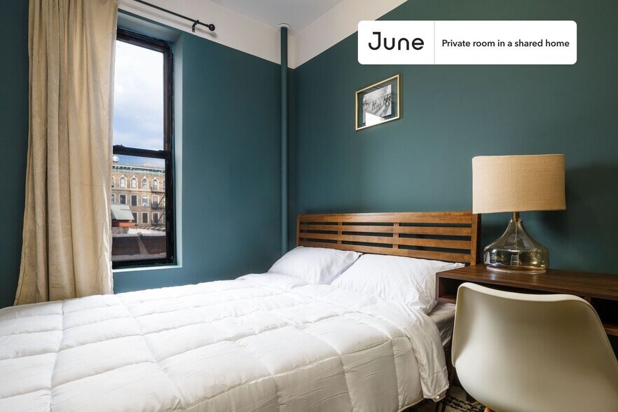 Building Photo - Room in Shared 4 bed/1 bath home