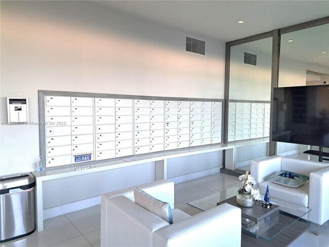 Building Photo - 345 N Fort Lauderdale Beach Blvd