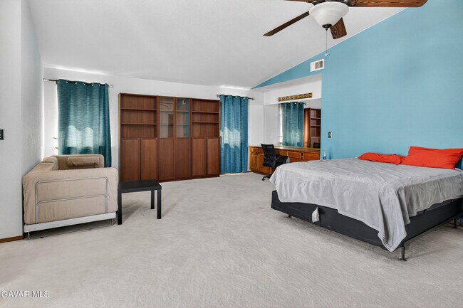 Building Photo - 41537 Poplar Cir