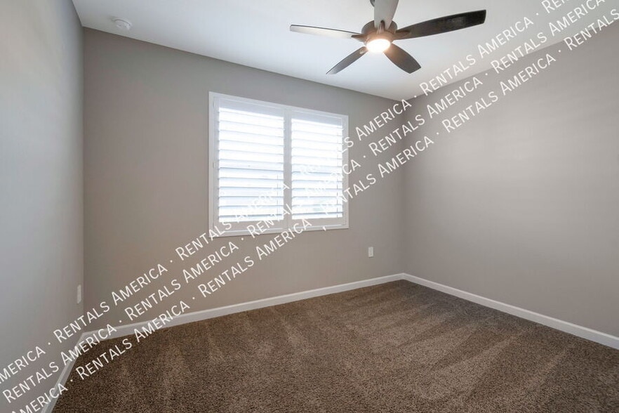 Building Photo - 36990 N Aleutian Dr