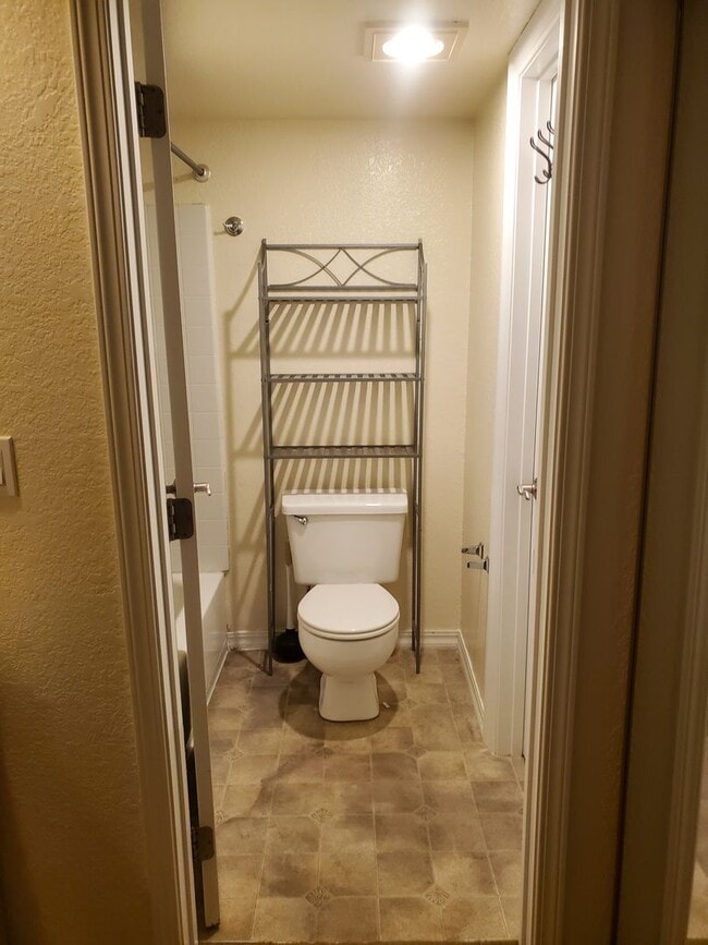 Building Photo - 2 Bedroom Condo At Sunn Fjord Condominiums...