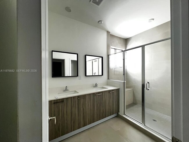 Building Photo - 13644 SW 157th Ct