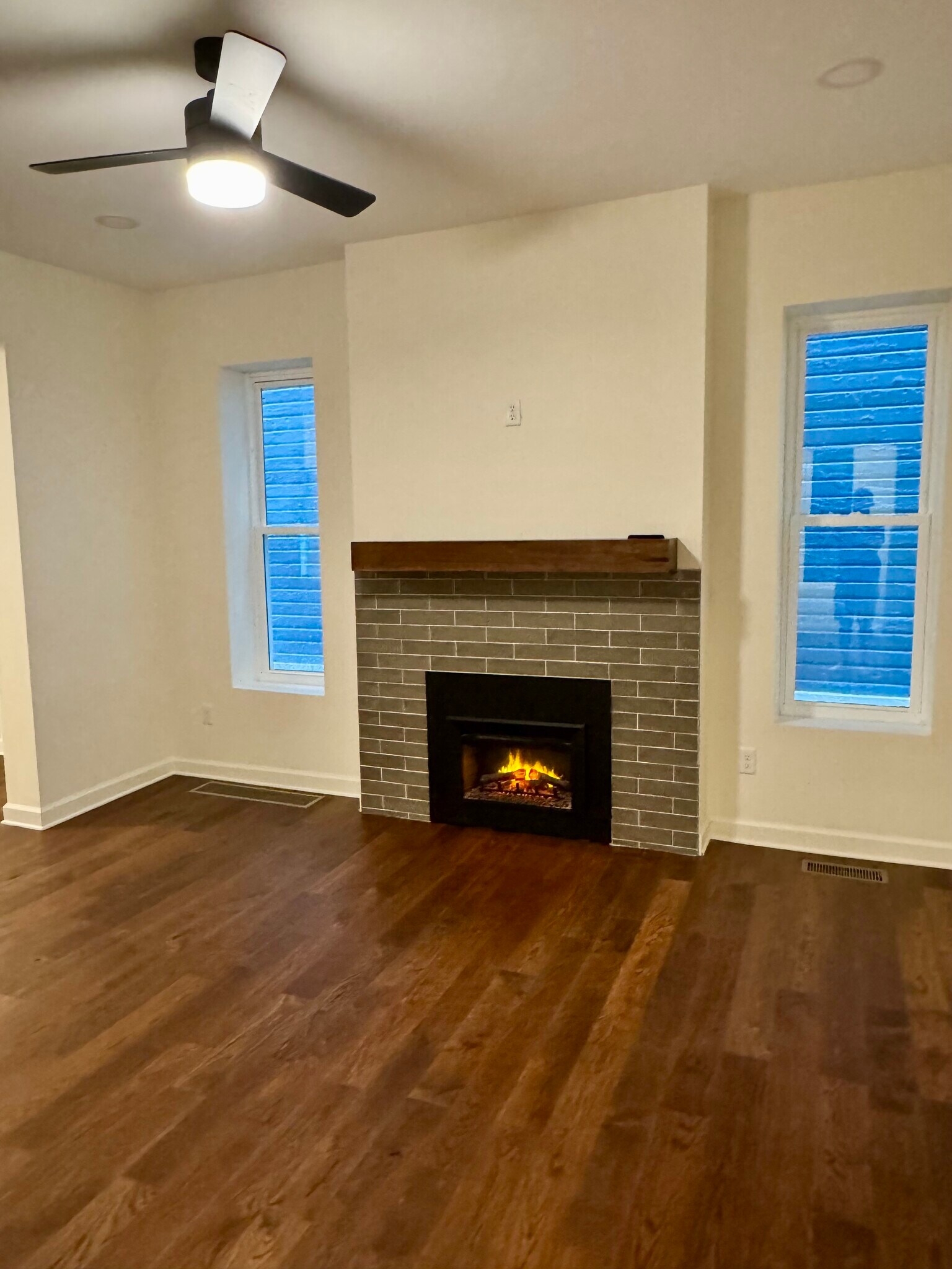 Building Photo - 1321 Forsythe Ave