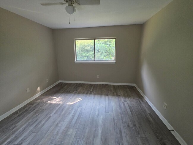 Building Photo - 1769 Tall Pines Cir
