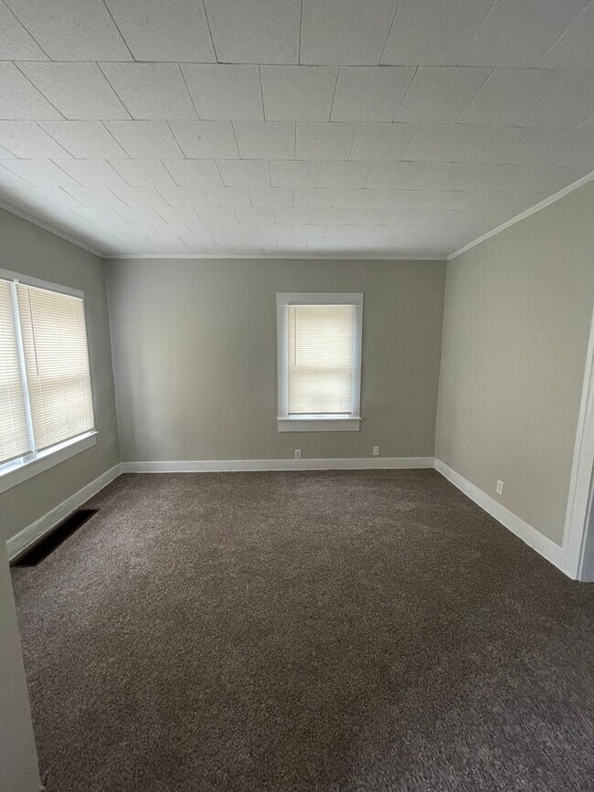 Building Photo - 1428 Grove St