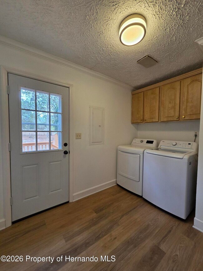 Building Photo - 7416 Grove Rd