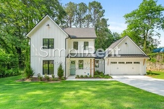 Building Photo - New 4/3 Home in East Point