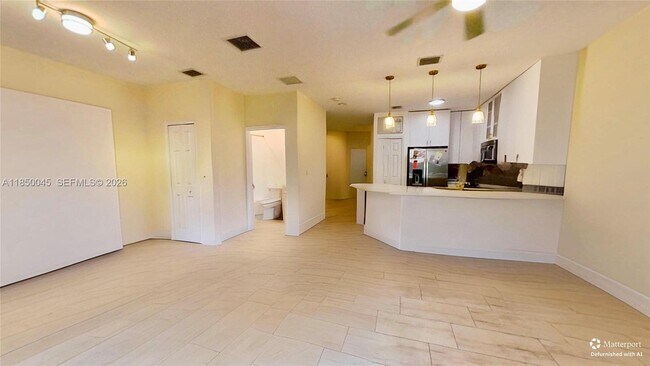 Building Photo - 1420 SE 26th Ave