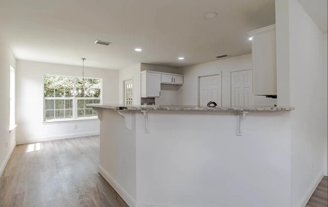 Building Photo - 2212 Summer Crossing