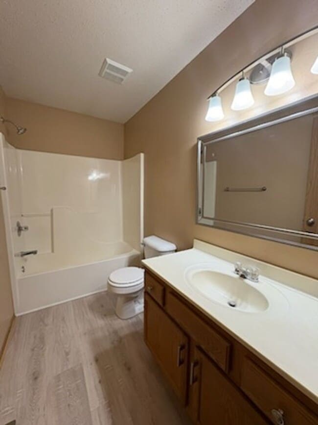 Building Photo - 4 BED | 2 BATH | SINGLE GARAGE | RAPID VALLEY