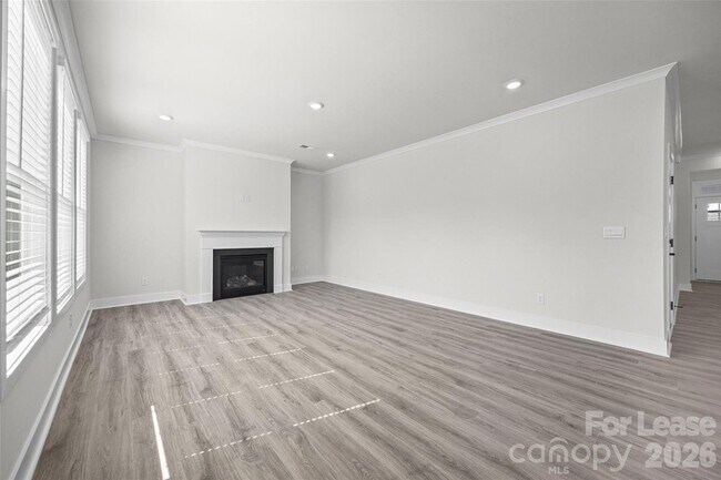 Building Photo - 541 Mahogany Rd