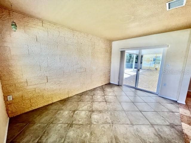 Building Photo - 9611 Towanda Ln