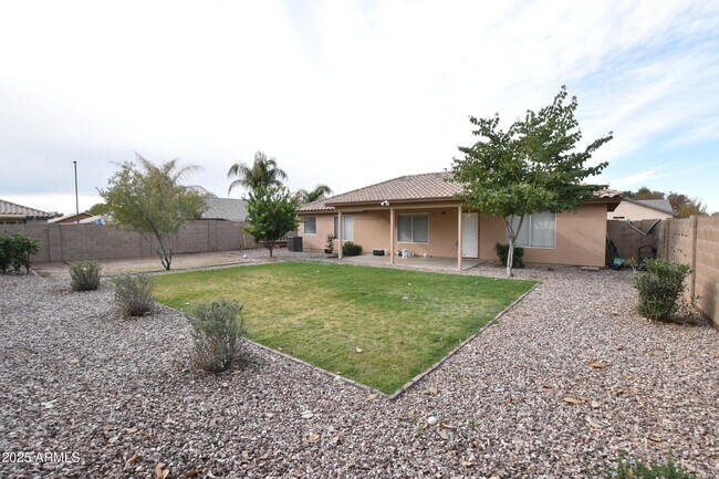 Building Photo - 2213 S Tucana Ln