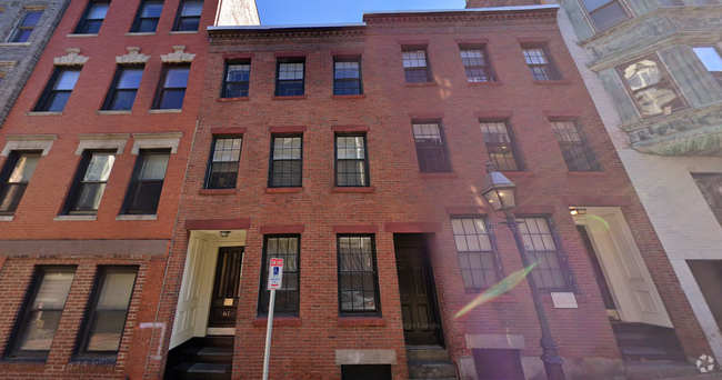 Building Photo - 61 Joy St