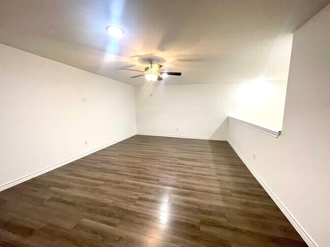 Building Photo - 9905 Kaspar Dr