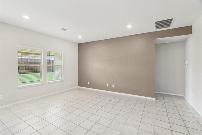 Building Photo - 9701 Kensley Rose Dr