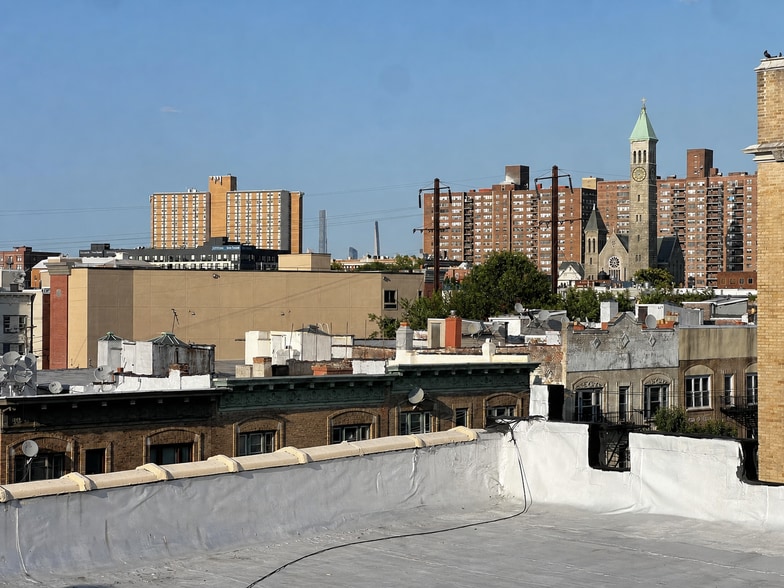 Building Photo - 135 Van Wagenen Ave