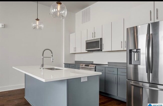 Building Photo - 1801 2nd Ave N