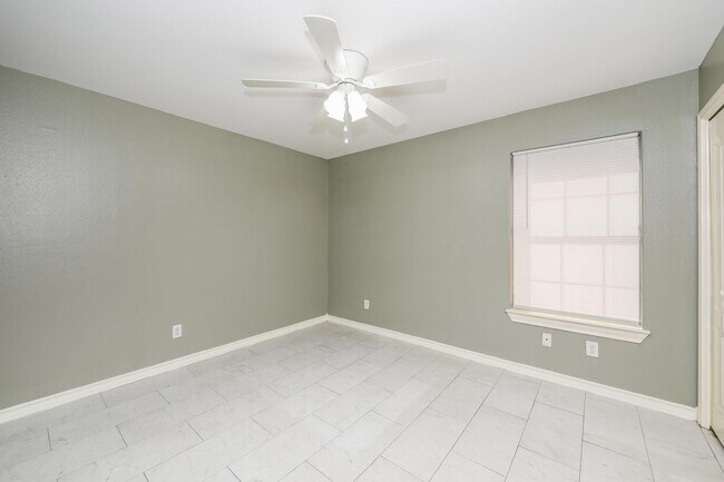 Building Photo - 205 W San Carlos St