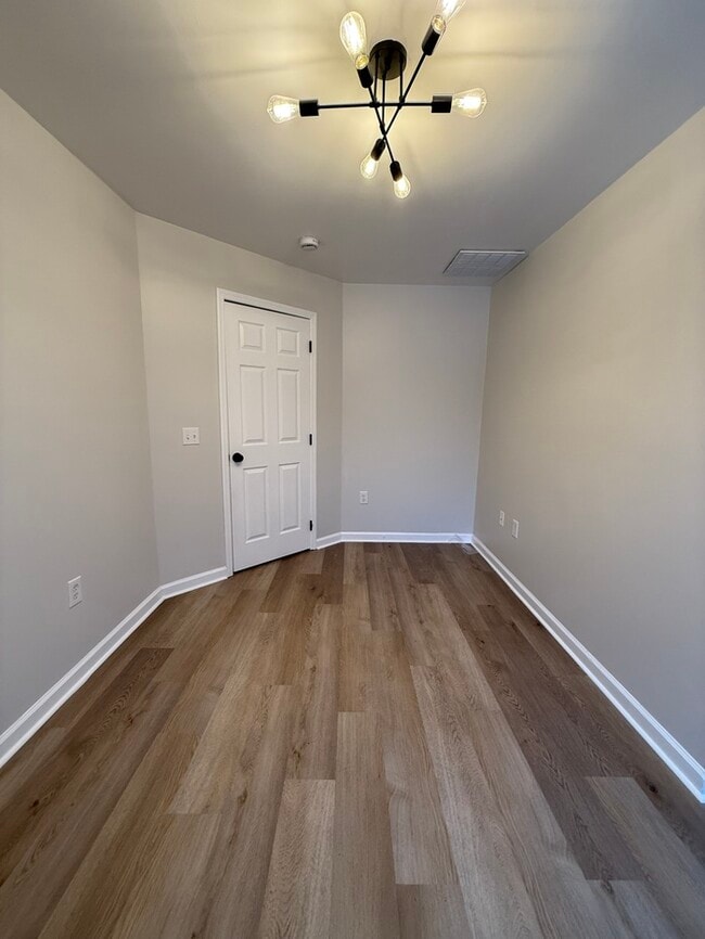 Building Photo - 328 Myrtle Ave