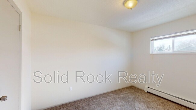 Building Photo - 1411 S Corona Ave
