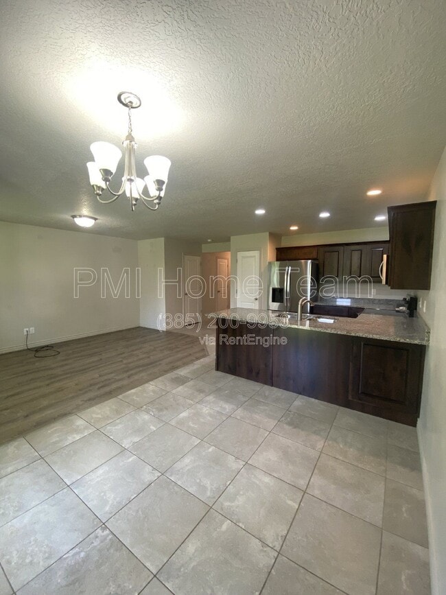 Building Photo - 690 N 1775 W