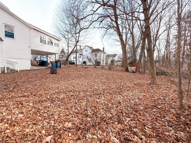 Building Photo - 3 Elm St