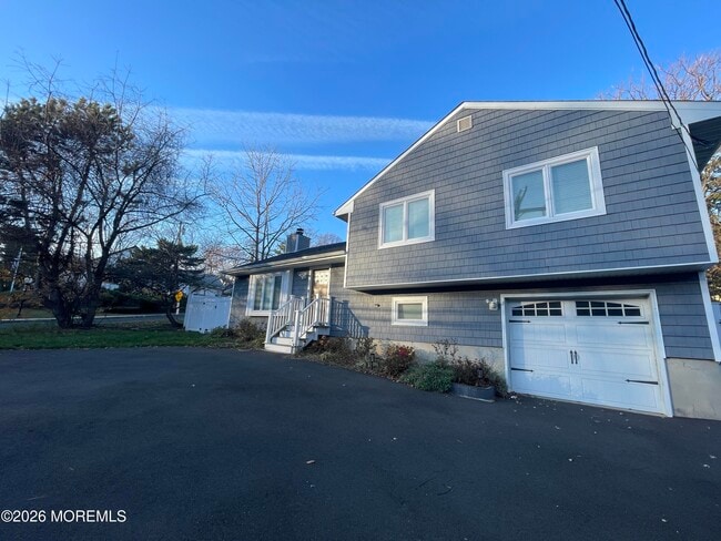 Building Photo - 162 S Linden Ave