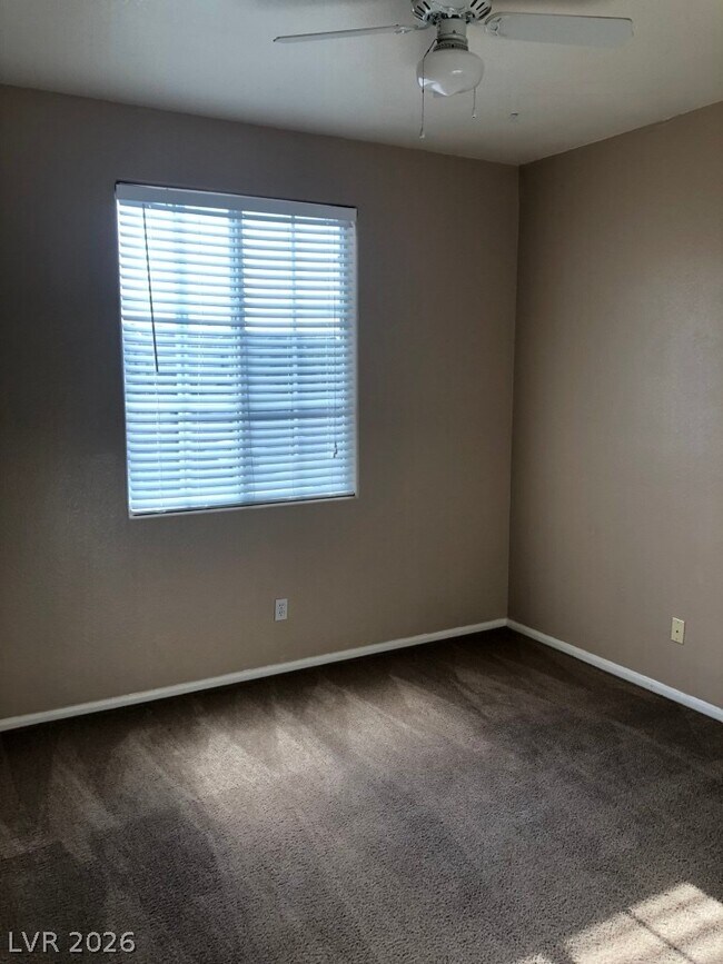 Building Photo - 706 Aloe Yucca Ave