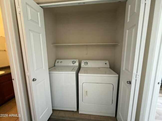 Building Photo - 3830 E Lakewood Pkwy E