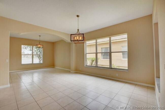 Building Photo - 1388 Beacon Cir