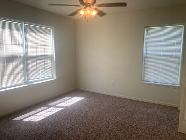 Building Photo - 6531-MF2-E2