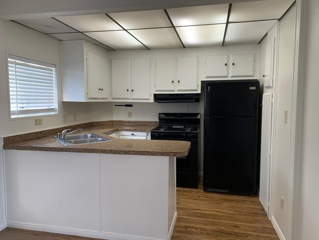 Primary Photo - 40225 Harris Ln