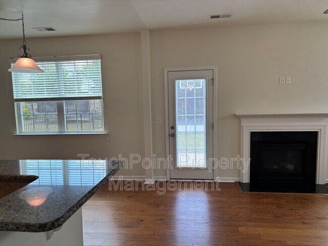 Building Photo - 78123 Rillstone Dr