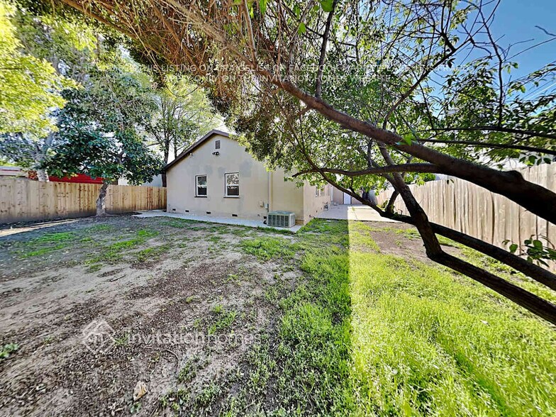 Building Photo - 6828 Nevada Ave