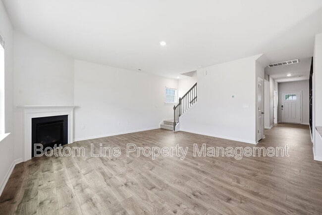Building Photo - 413 Tucana St