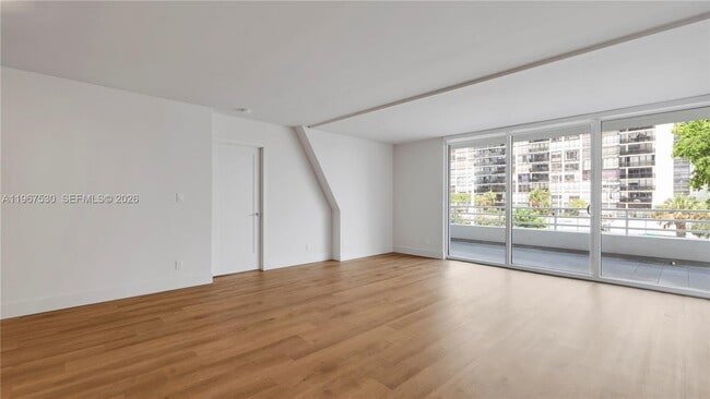 Building Photo - 555 NE 34th St