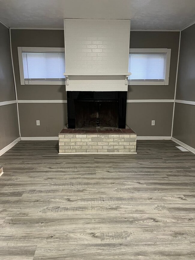 Building Photo - 3 bedroom 1 bath