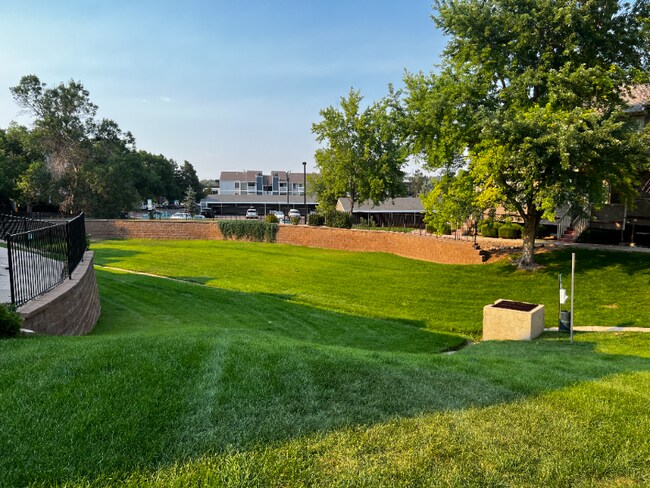 Building Photo - 5555 E Briarwood Ave