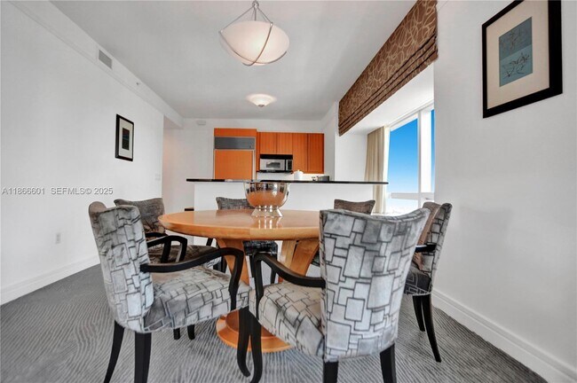 Building Photo - 1435 Brickell Ave