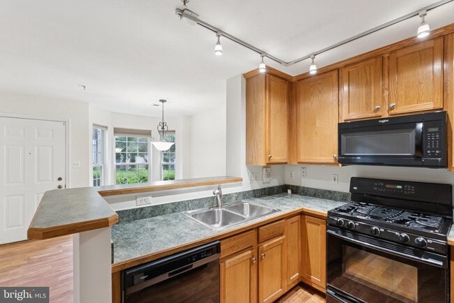 Building Photo - 11892 Breton Ct