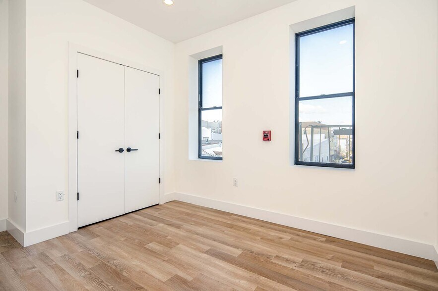 2nd bedroom - 105 South St
