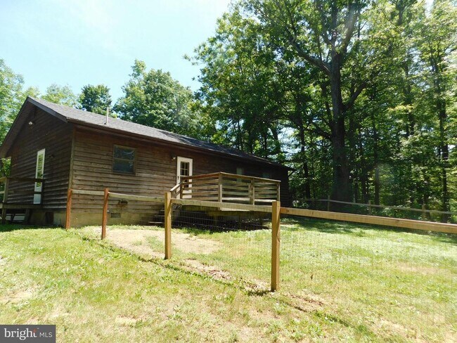 Building Photo - 100 Pinto Trail