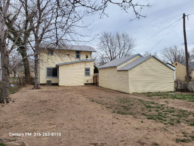 Building Photo - 143 N Clara St