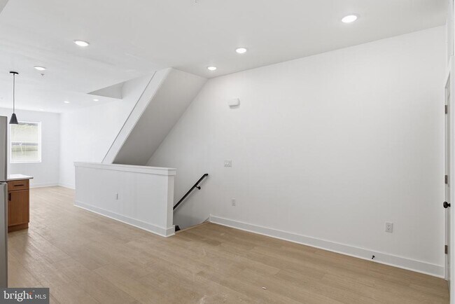 Building Photo - 2310 N Sydenham St