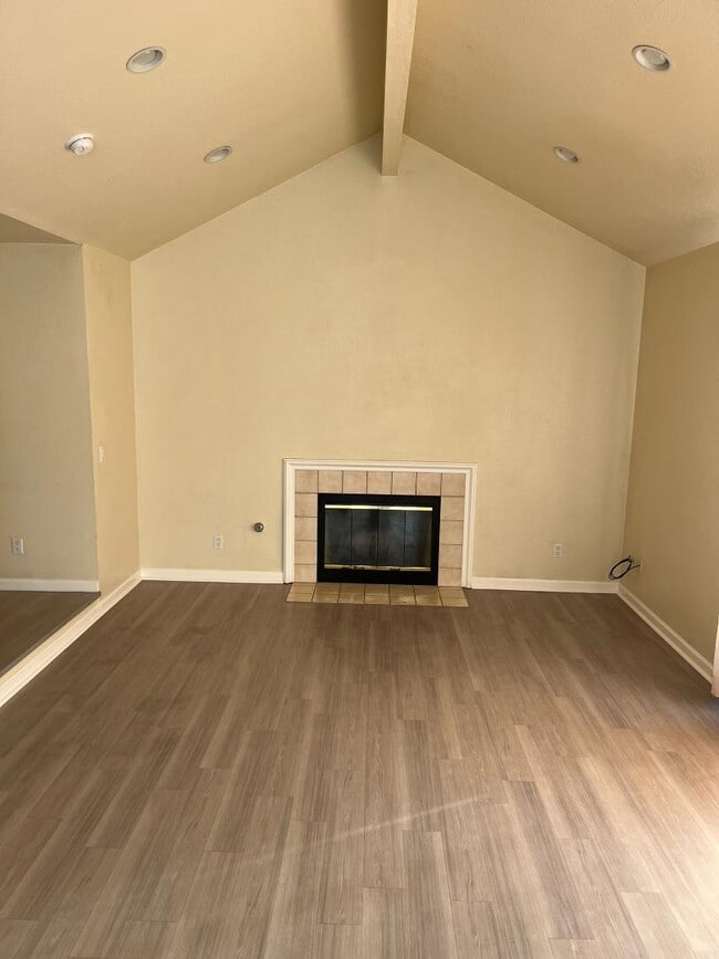 Building Photo - 7651 Church St