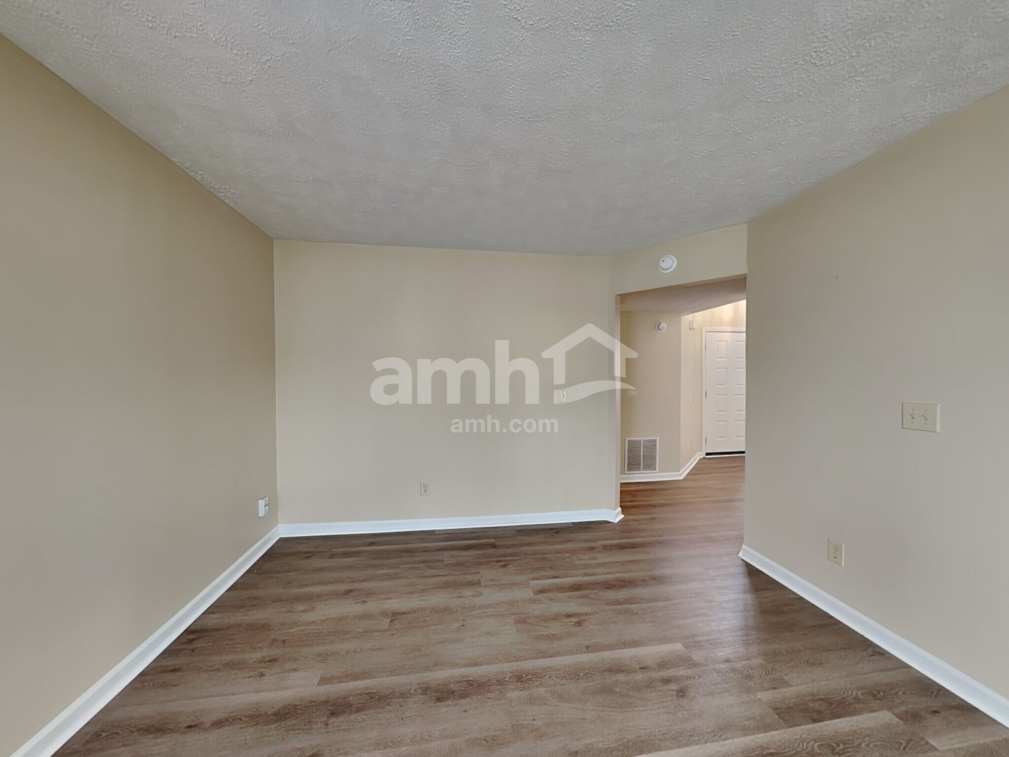 Building Photo - 4002 Cherry Blossom Blvd